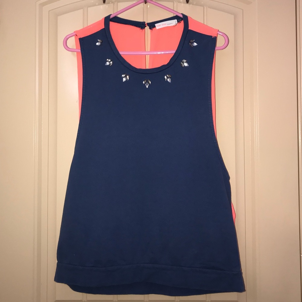 MUSCLE TANK TOP